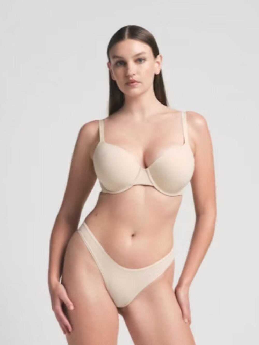 Title: SKIMS T-Shirt Bra - Nude / Beige (Lightly Lined Underwire) LIGHT nude
